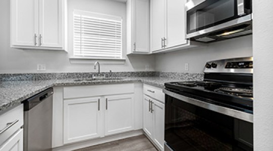 1st Lake Apartments in New Orleans, Louisiana